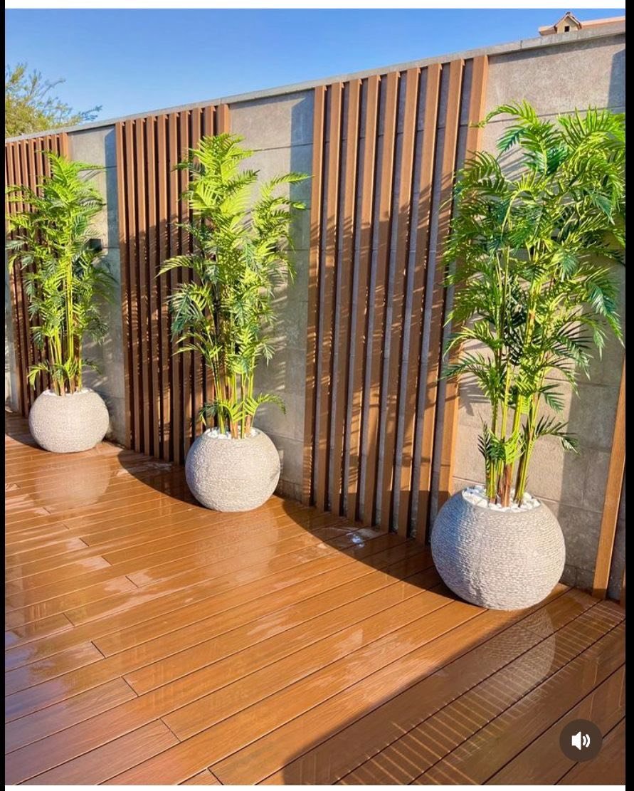 Deck exterior con lambrín